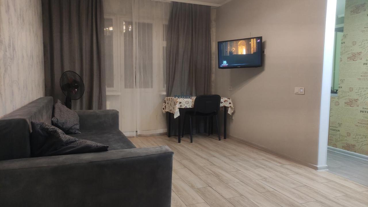Apartment Near City Center On Peremohy Avenue 46 Csernyihiv Kültér fotó