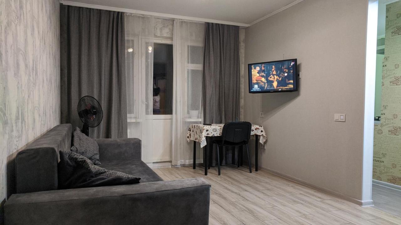 Apartment Near City Center On Peremohy Avenue 46 Csernyihiv Kültér fotó