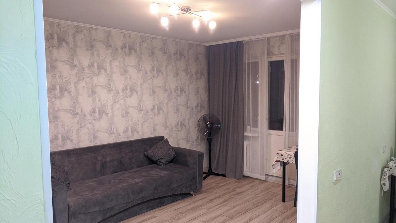 Apartment Near City Center On Peremohy Avenue 46 Csernyihiv Kültér fotó